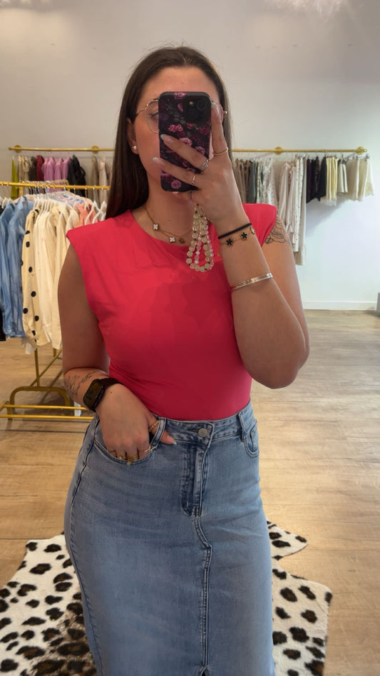 Body à épaulettes rose