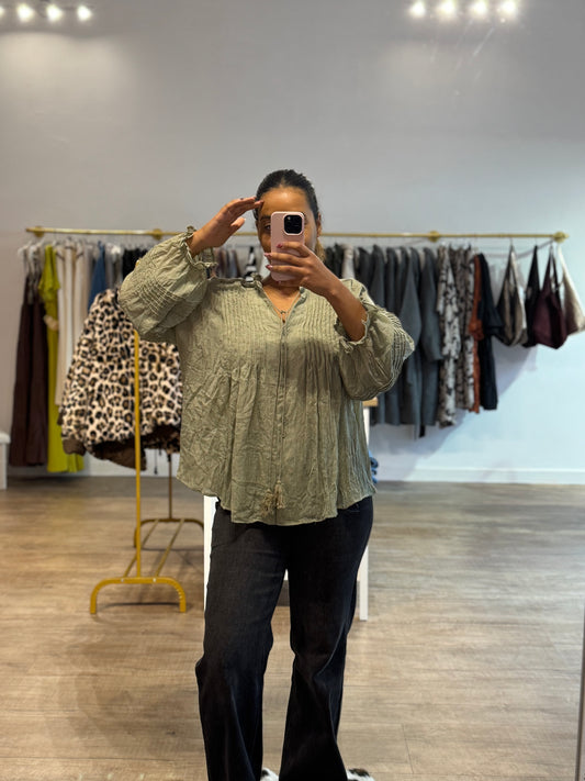 Chemisier vert délicat bohème