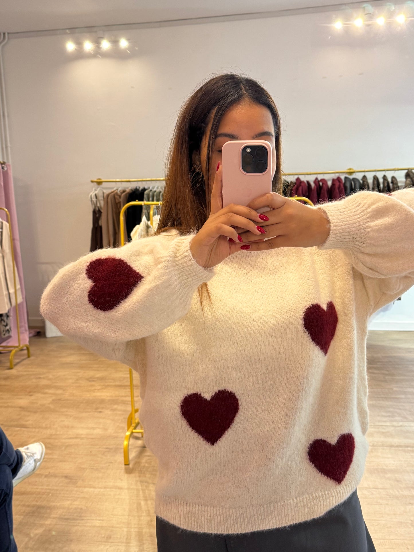 Pull Beige – Cœur Bordeaux