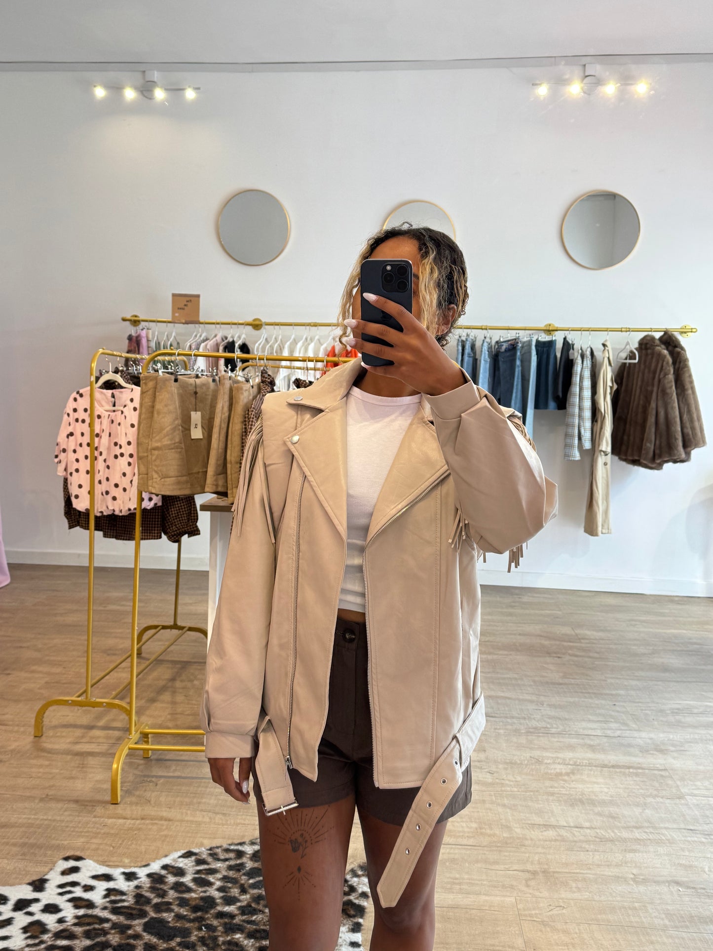 Veste similicuir beige à franges