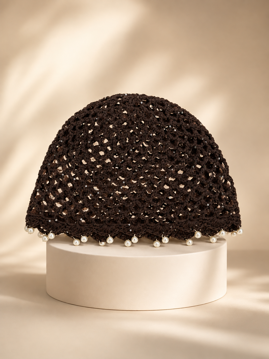 Bonnet crochet brillant à perles pendantes