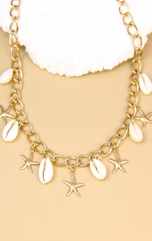 Collier doré coquillages et étoiles de mer