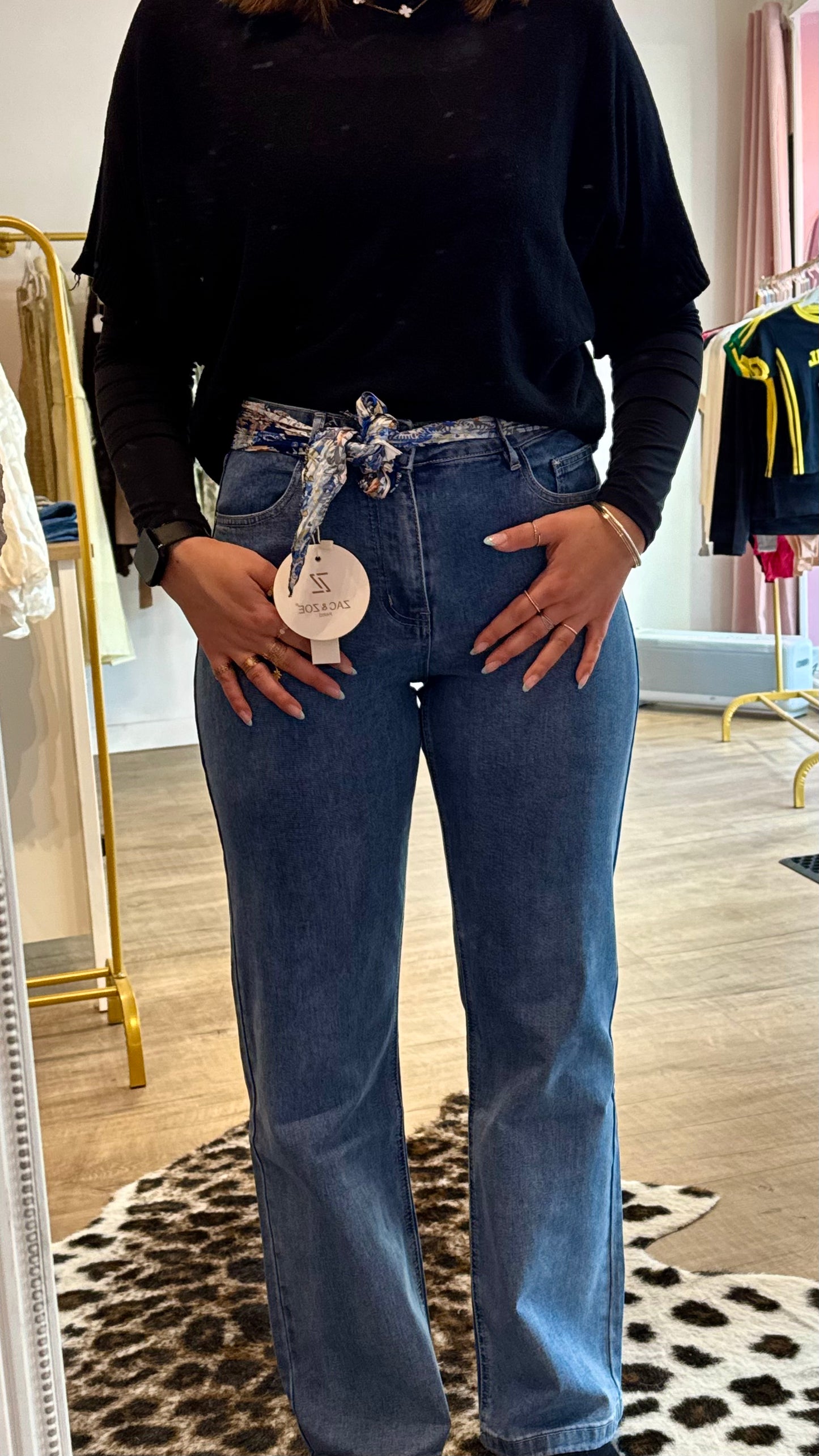 Jean avec foulard à la taille