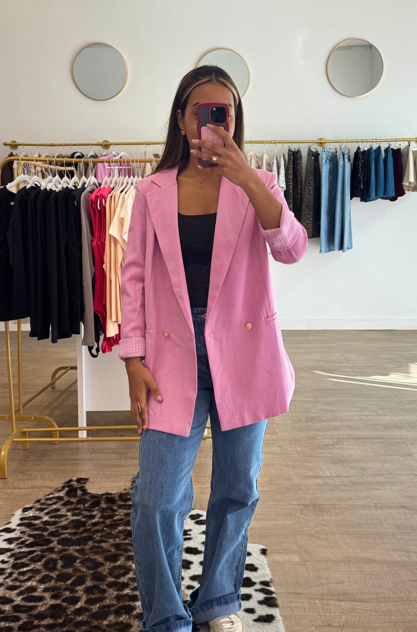 Blazer rose à boutons dorés