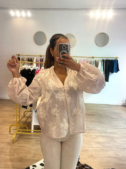 Chemisier beige satiné