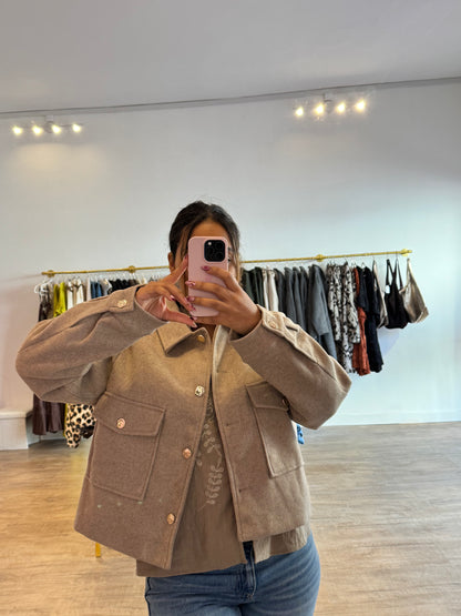 Trench Court Beige à Boutons Dorés