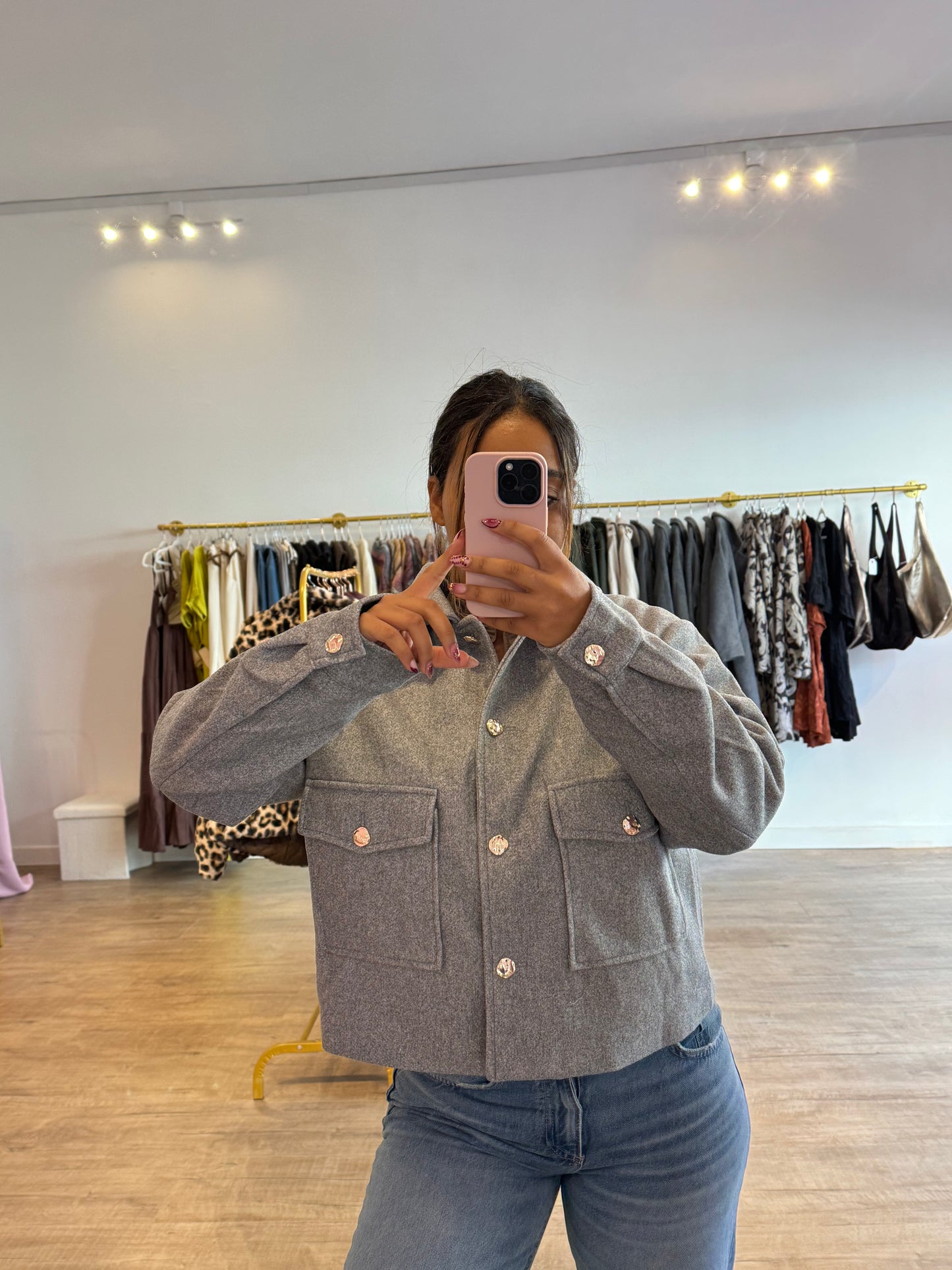 Trench Court Gris à Boutons Dorés