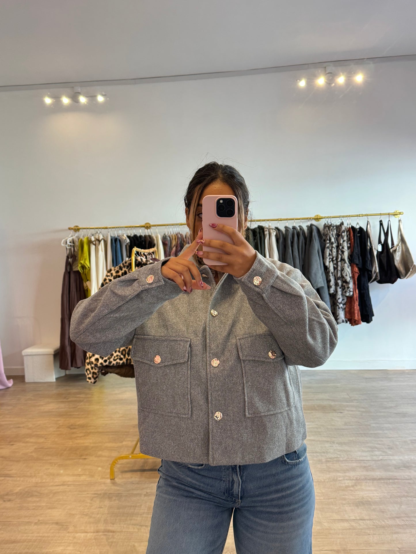 Trench Court Gris à Boutons Dorés