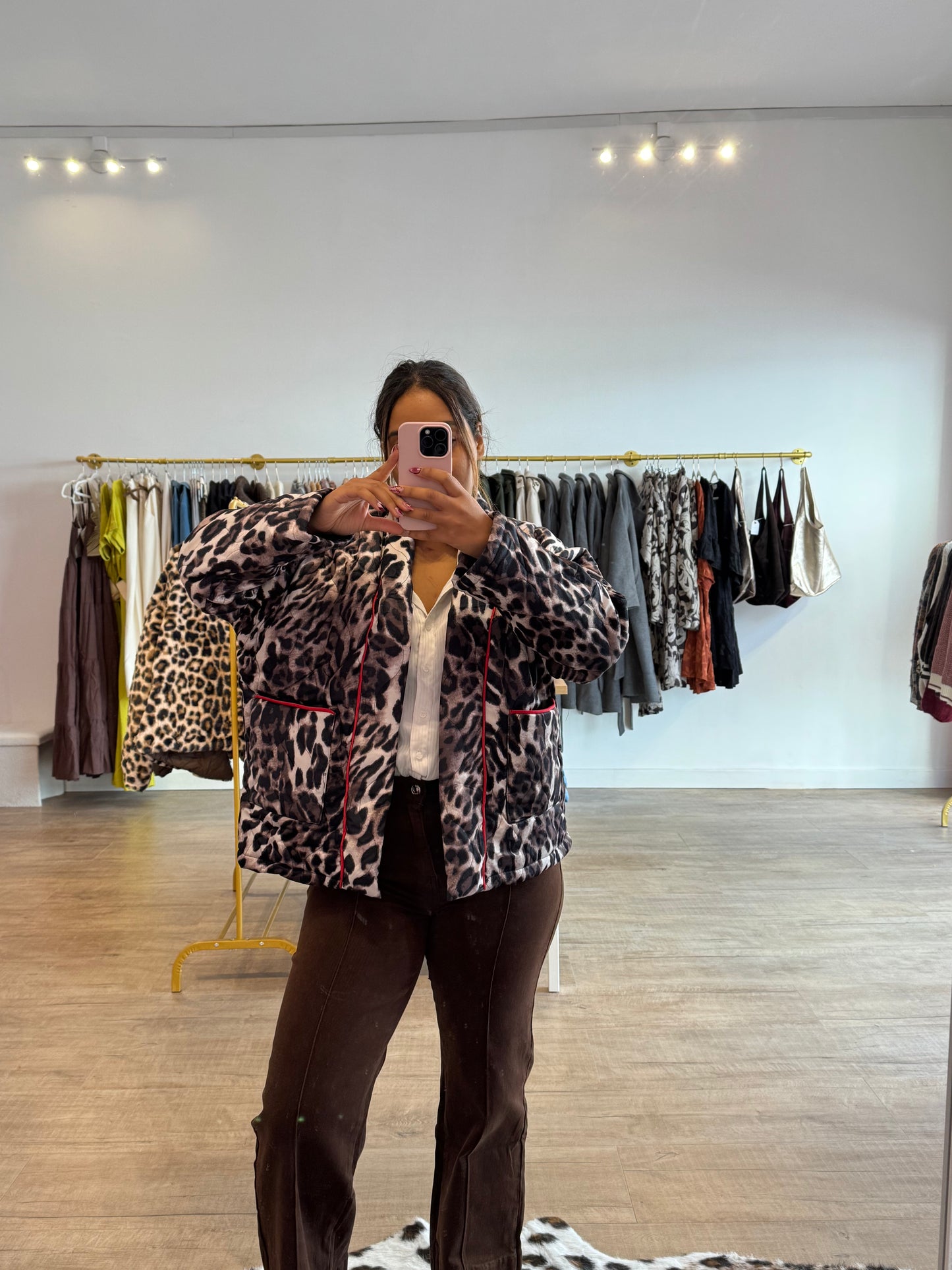 Veste Imprimé Léopard avec Détail Couture Rouge