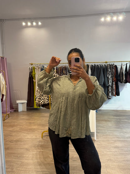 Chemisier vert délicat bohème