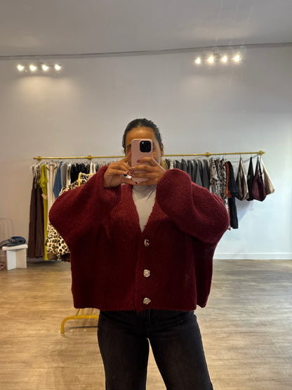 Gilet bordeaux à boutons dorés