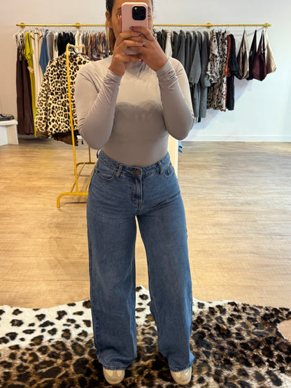 Jean brut jambe large