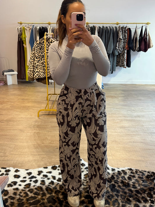 Pantalon à fleurs style bohème