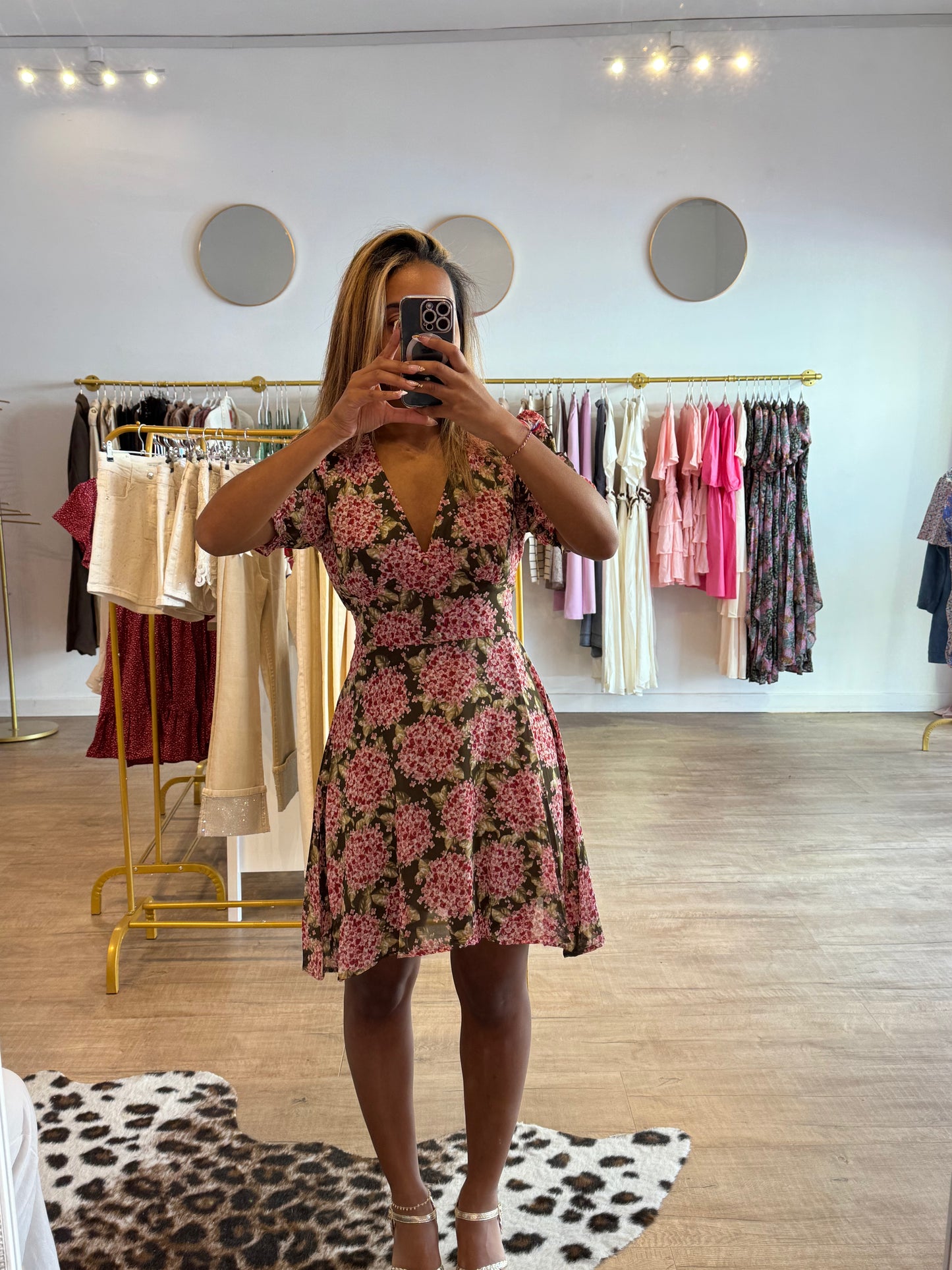 Robe verte à fleurs