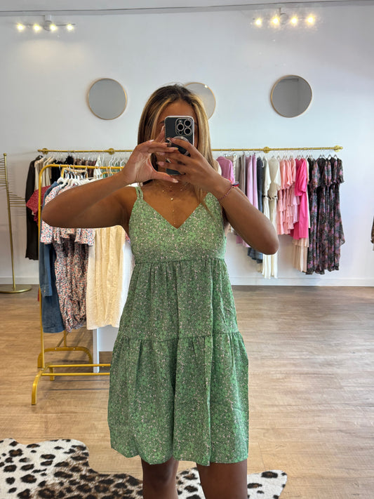 Robe à fleurs vertes