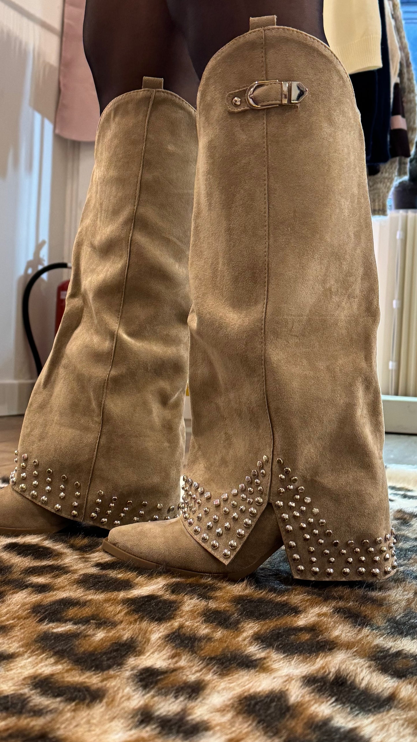 Santiagues beige à clous