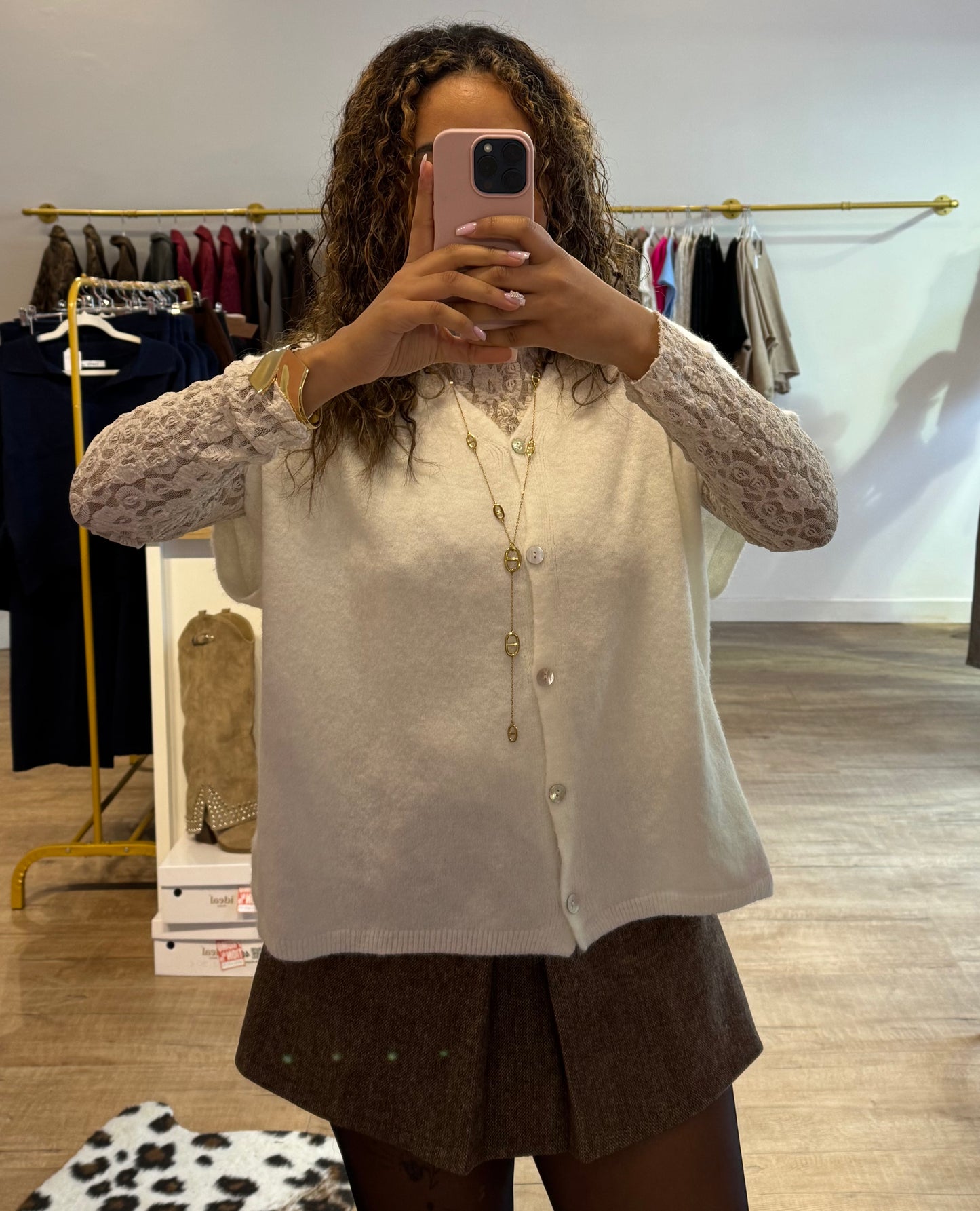 Pull en dentelle écru + gilet manches blanc