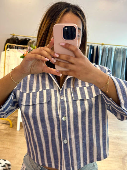 Chemisier Bleu à Rayures Blanches, Boutons Nacrés & Effet Poche