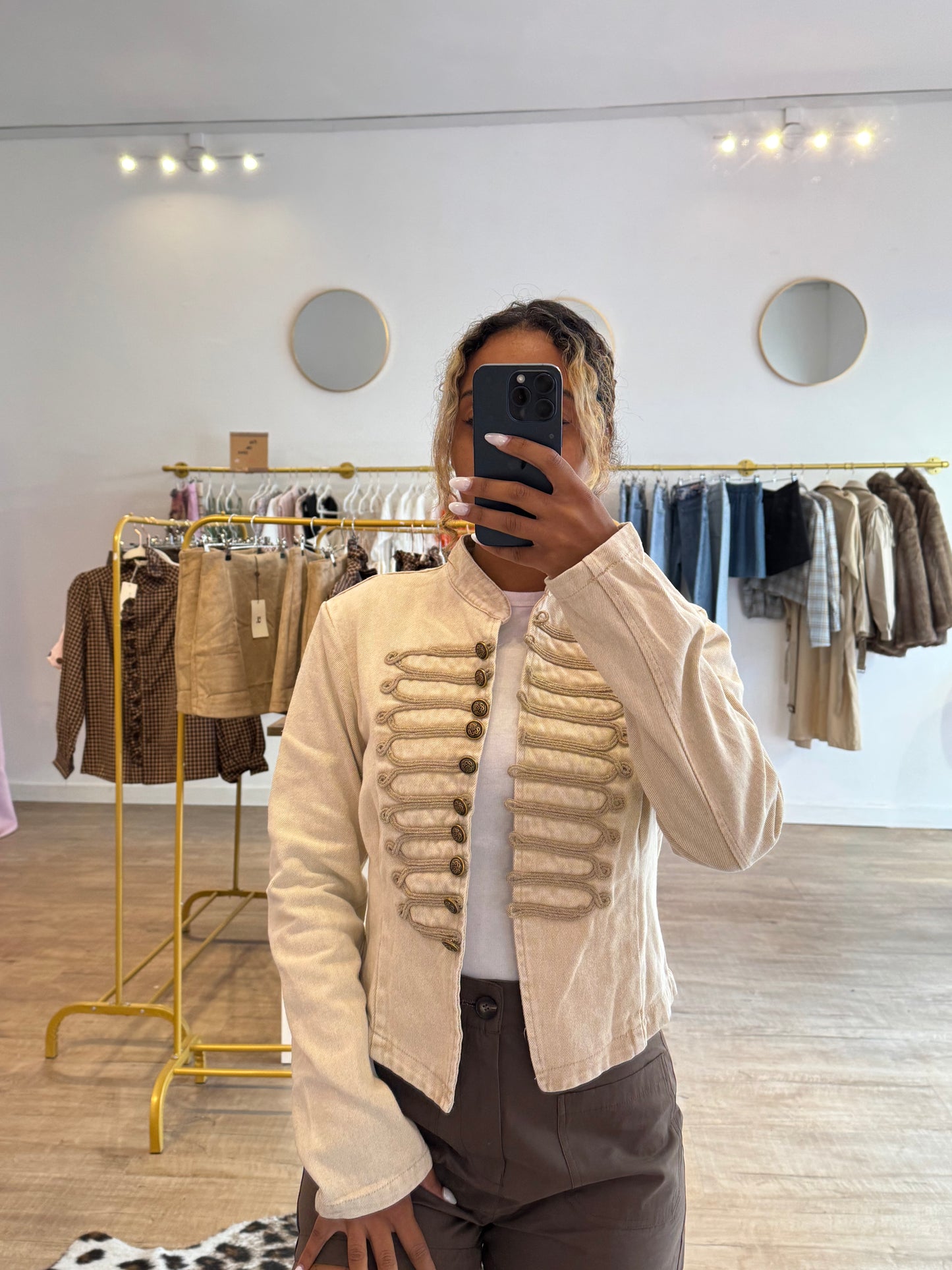 Veste beige à boutons Manuella